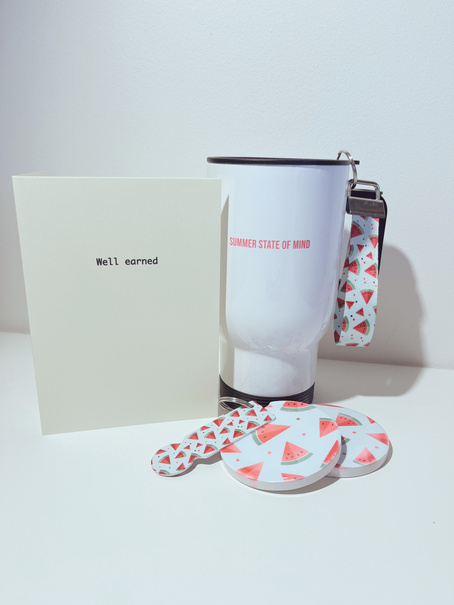 On the Go set met travelmug, sleutelhangers en onderzetters